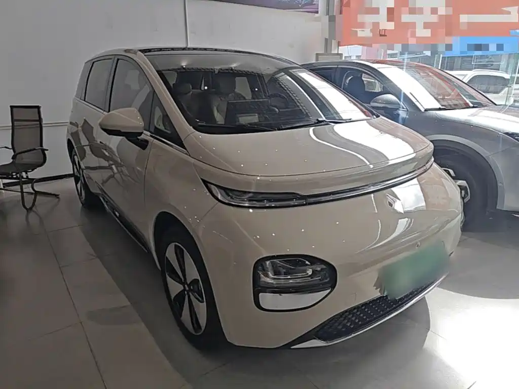 Baojun Yunduo — фото 4