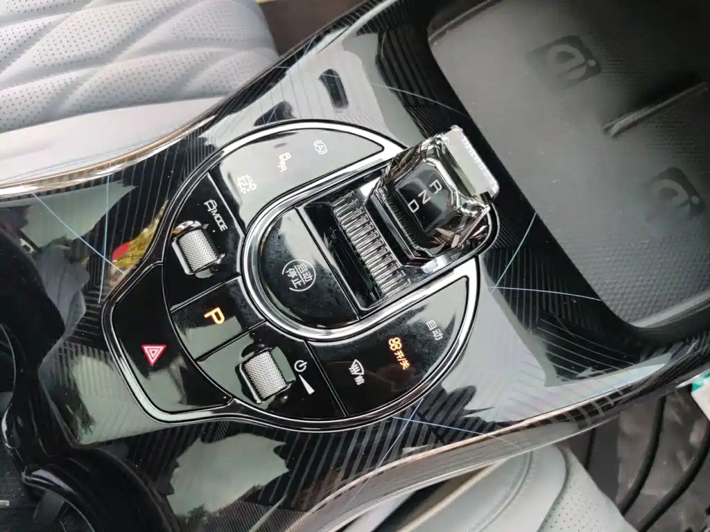 BYD Seal — фото 11