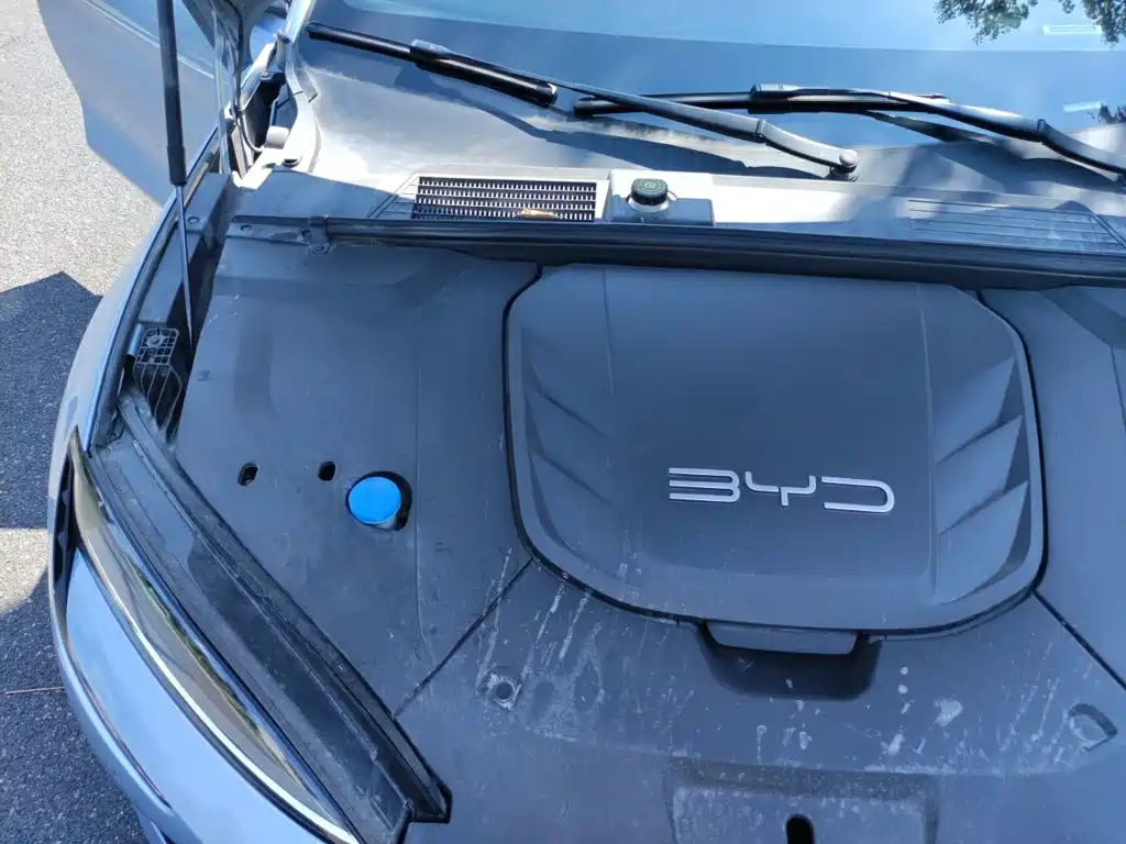 BYD Seal — фото 19