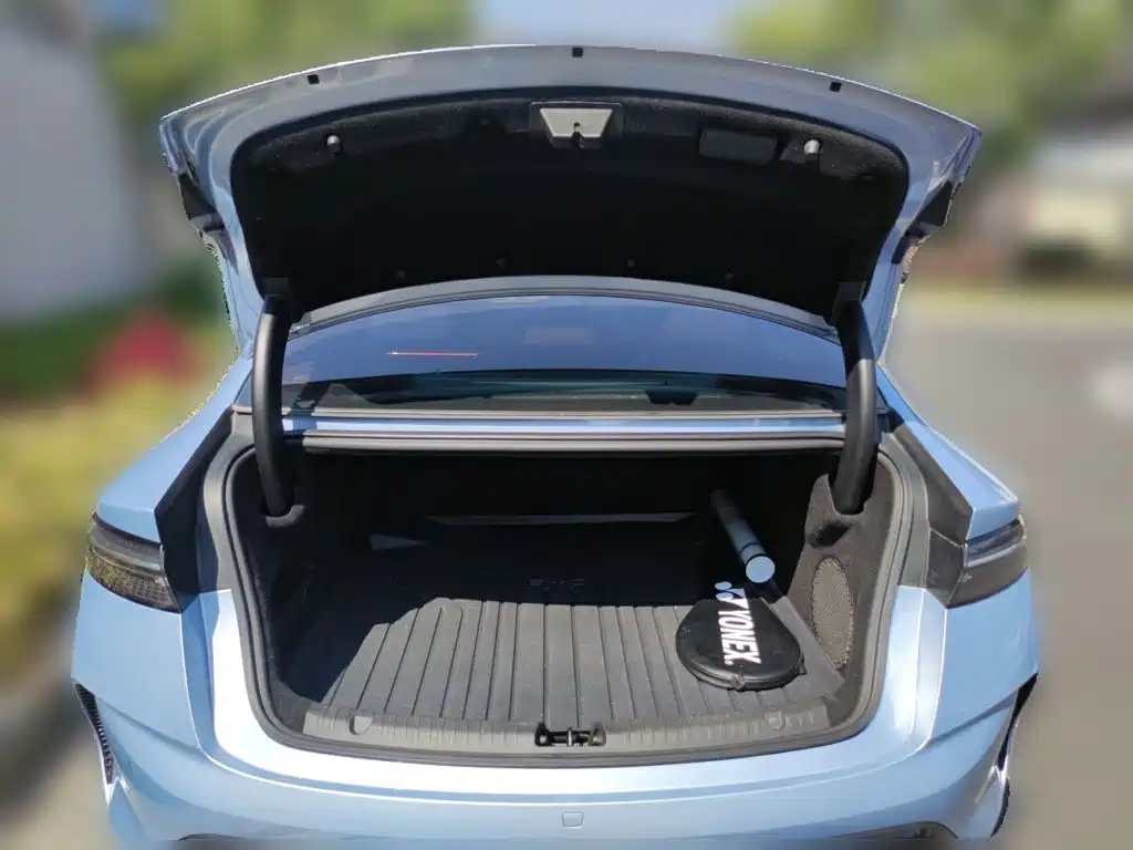 BYD Seal — фото 9