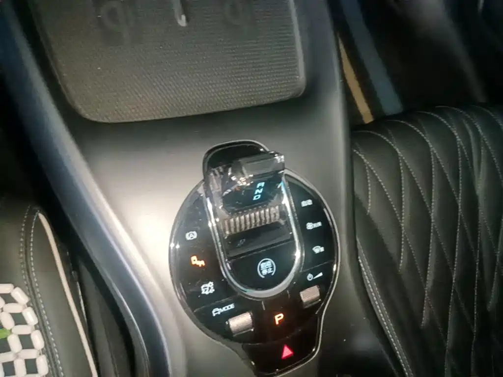 BYD Seal — фото 13