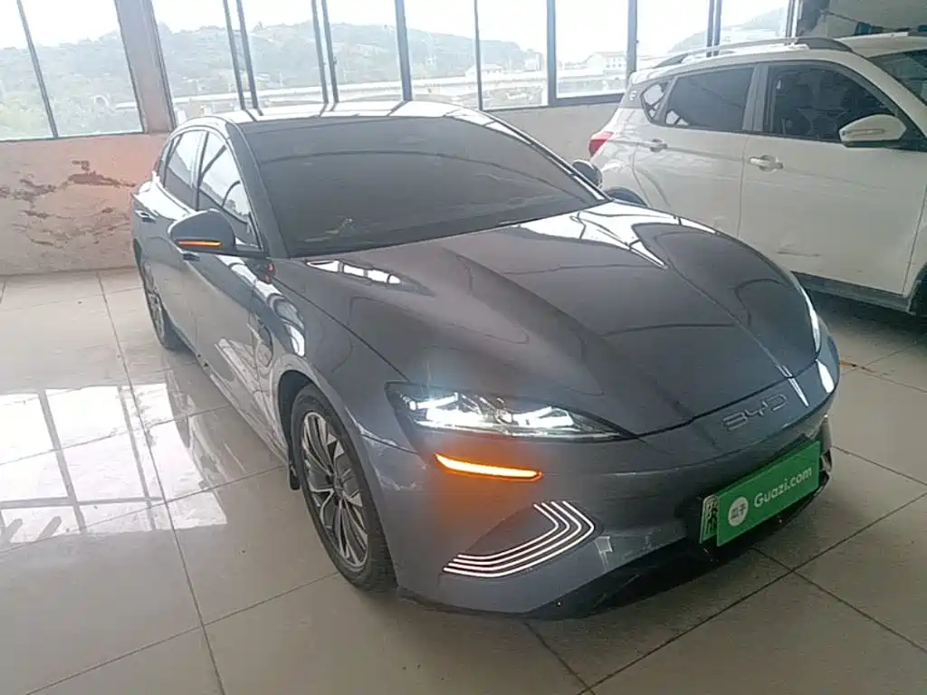 BYD Seal — фото 3