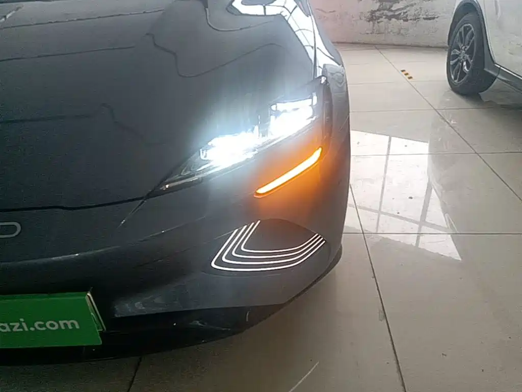 BYD Seal — фото 23