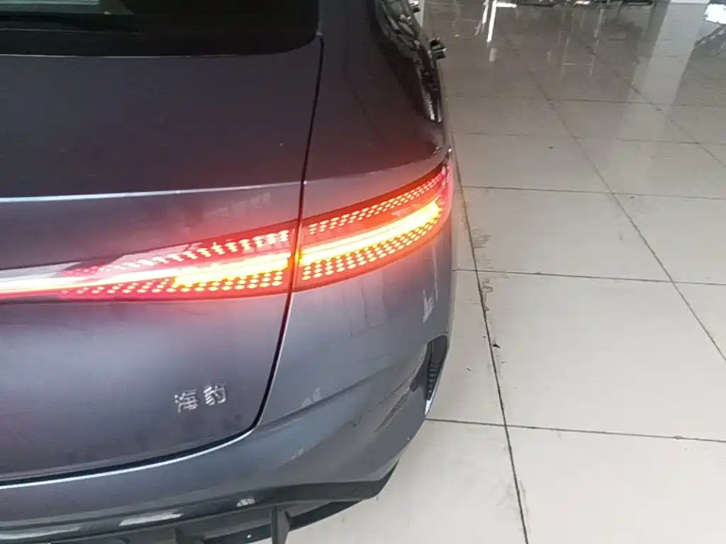 BYD Seal — фото 7