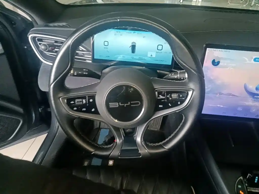 BYD Seal — фото 10