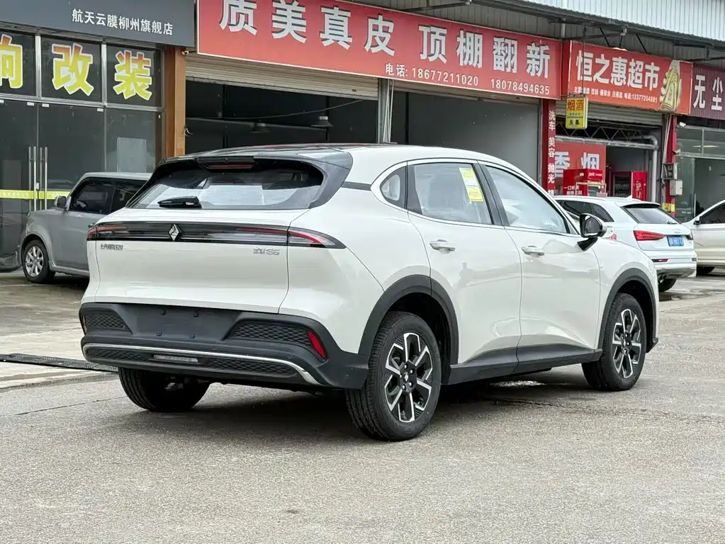 Baojun E6 — фото 4