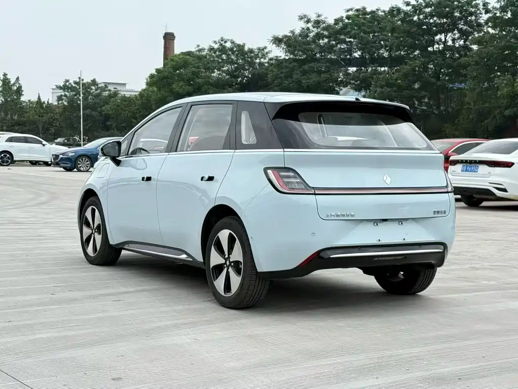 Baojun Yunduo — фото 4