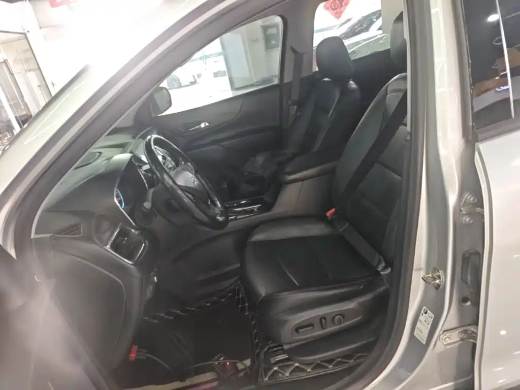 Chevrolet Equinox — фото 14