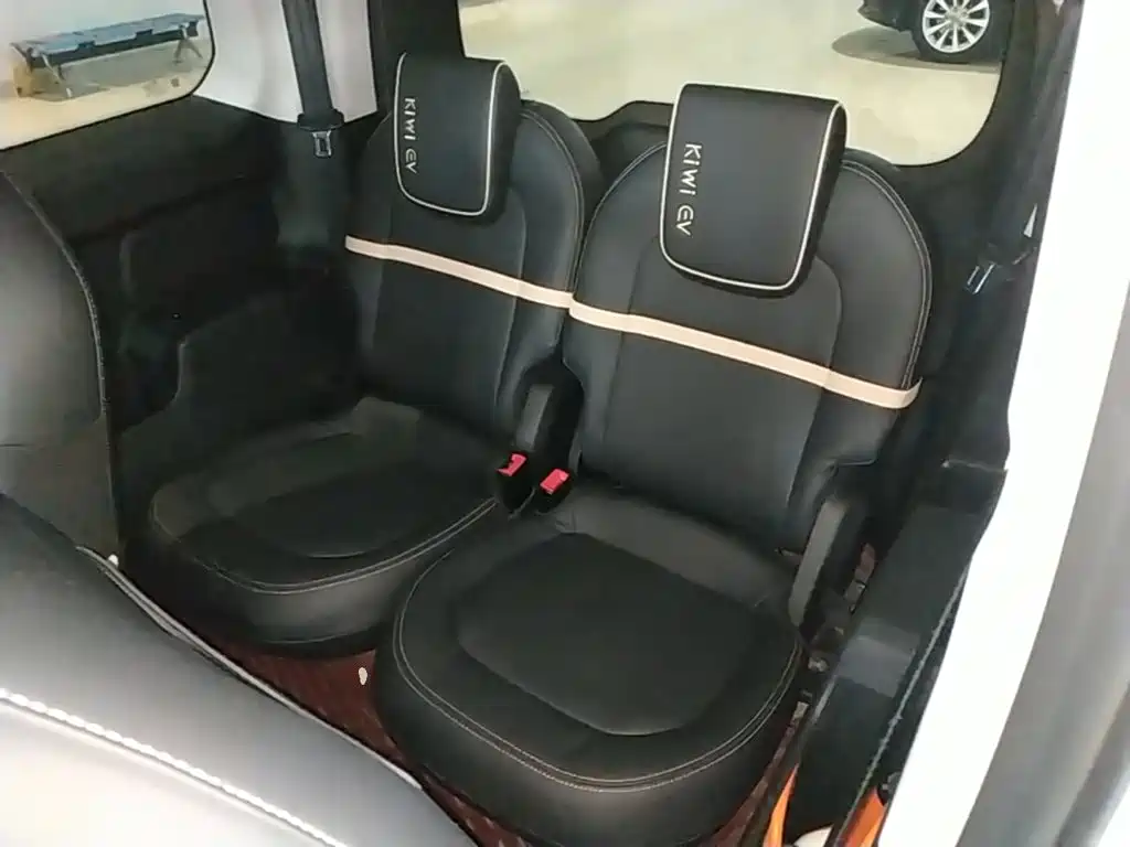 Baojun KiWi EV — фото 17