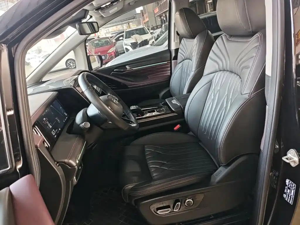 GAC Motor Trumpchi M8 — фото 14