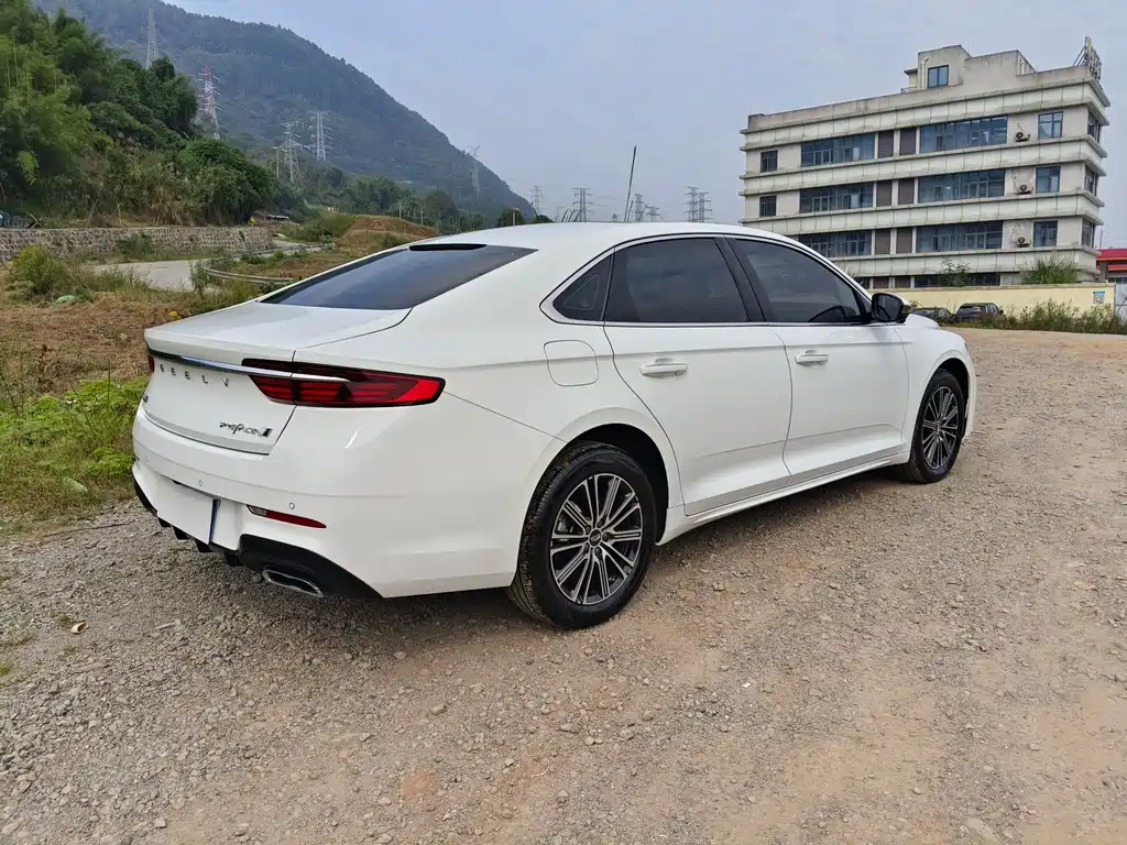 Geely Preface — фото 10