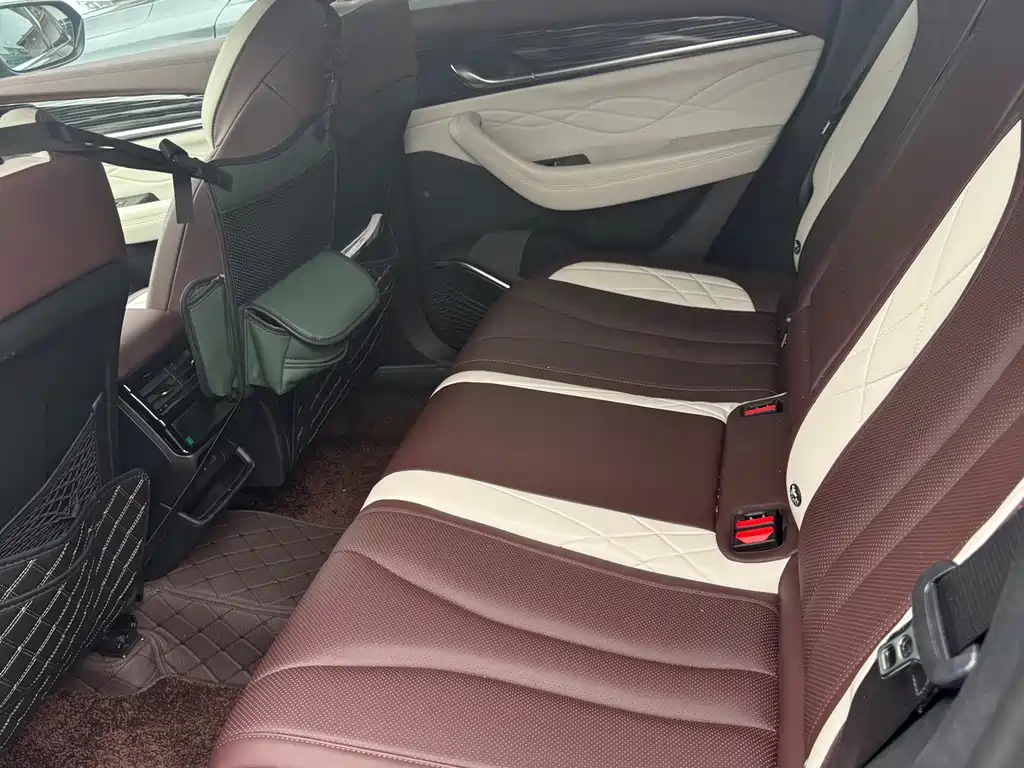 Geely Monjaro — фото 15