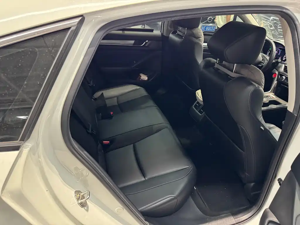 Honda Accord — фото 17