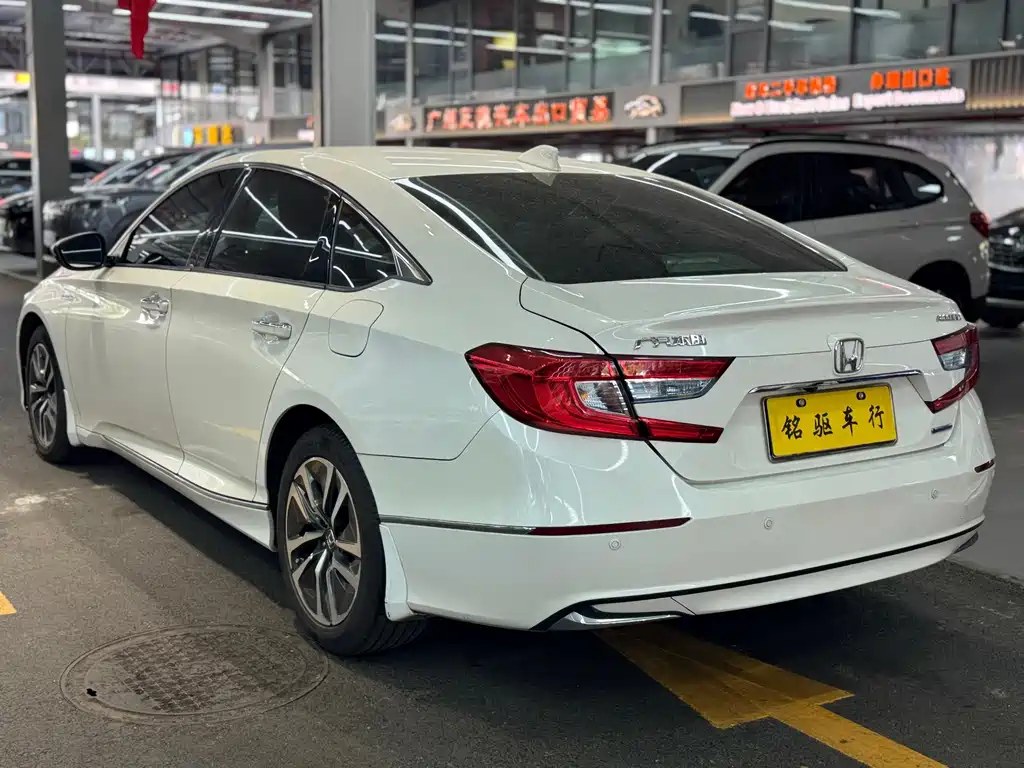 Honda Accord — фото 5