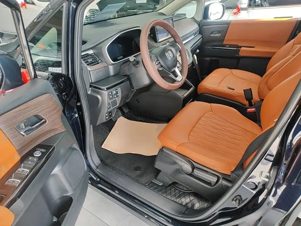 Honda Odyssey — фото 14