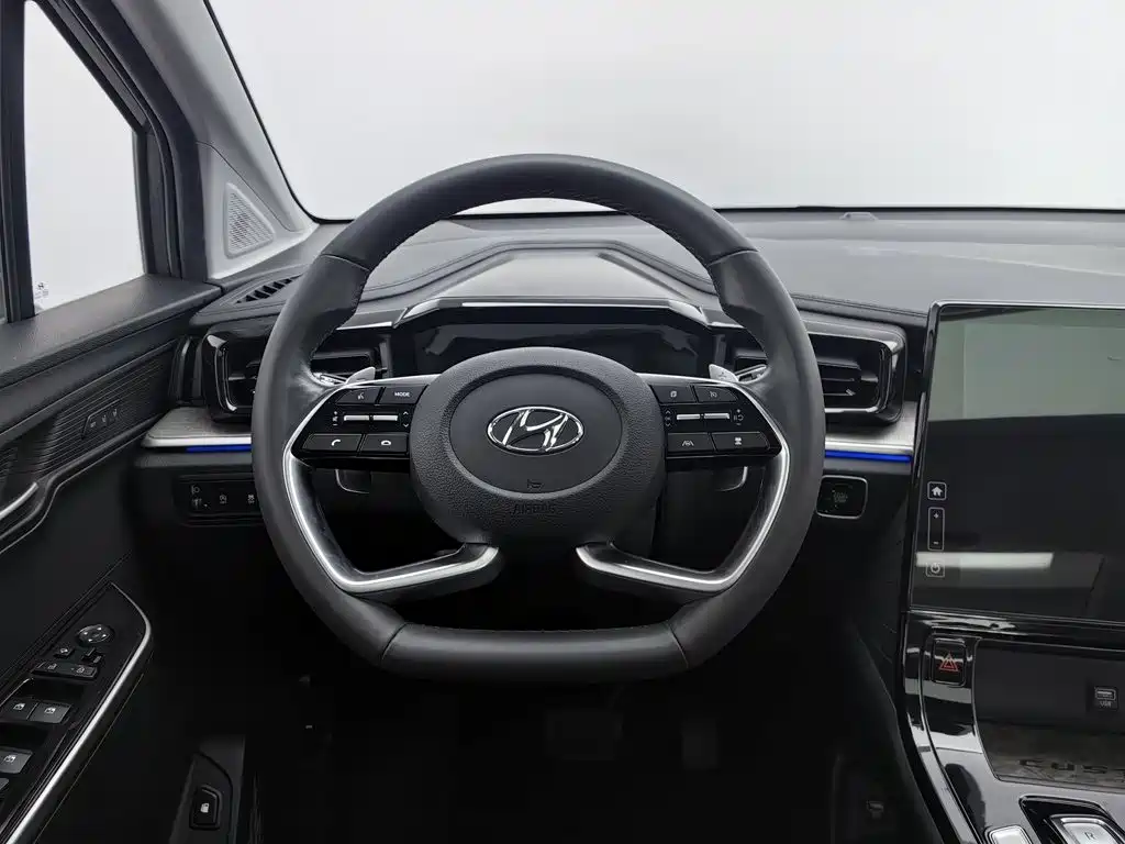 Hyundai Custo — фото 11