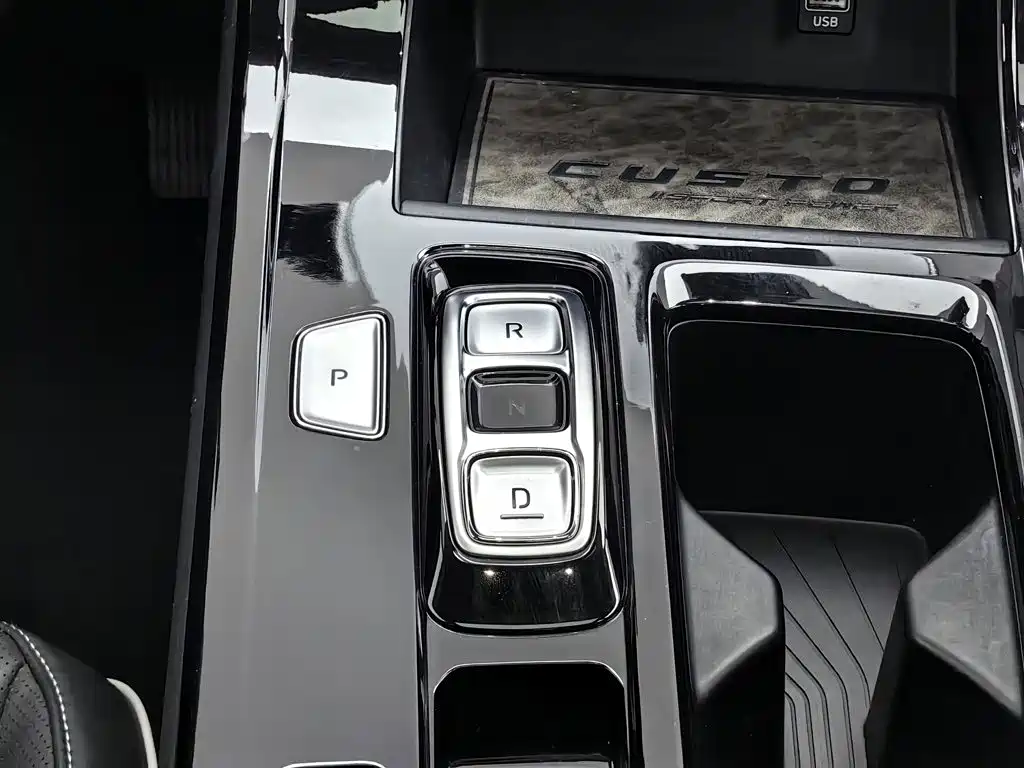 Hyundai Custo — фото 13