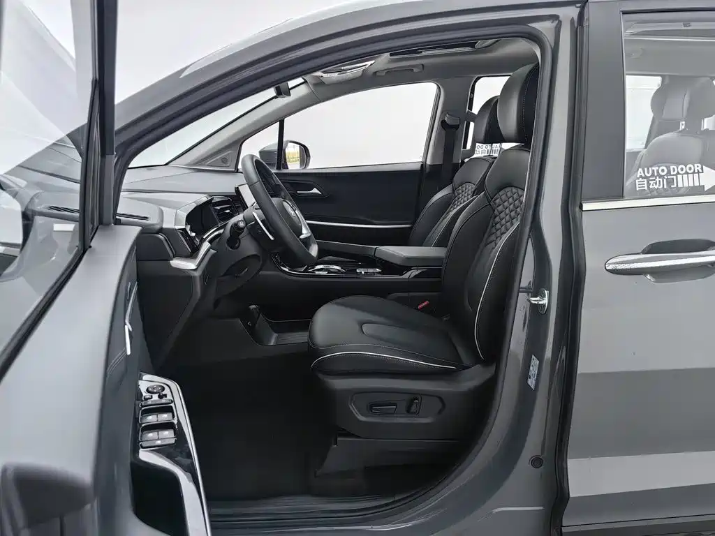 Hyundai Custo — фото 10