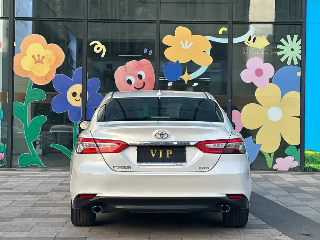 Toyota Camry — фото 17