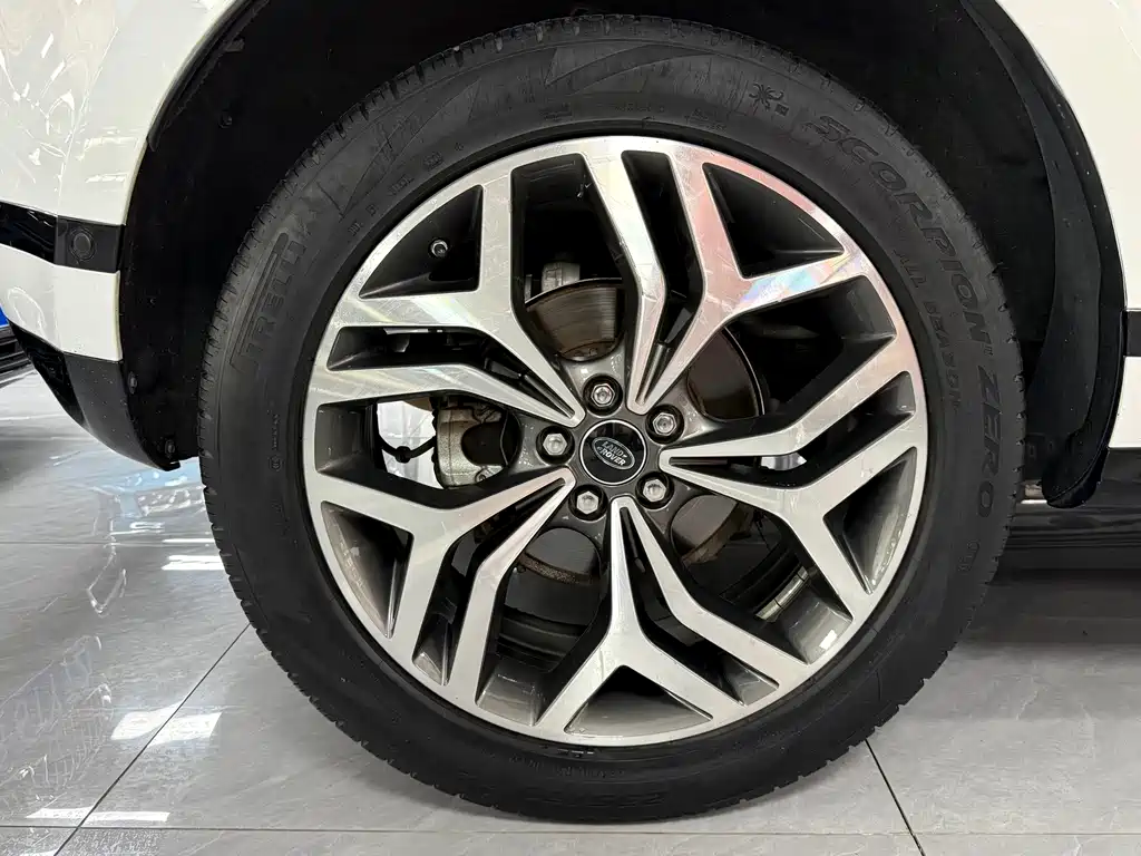 Land Rover Evoque — фото 14