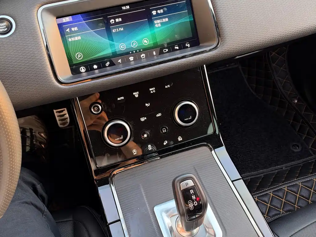 Land Rover Evoque — фото 10