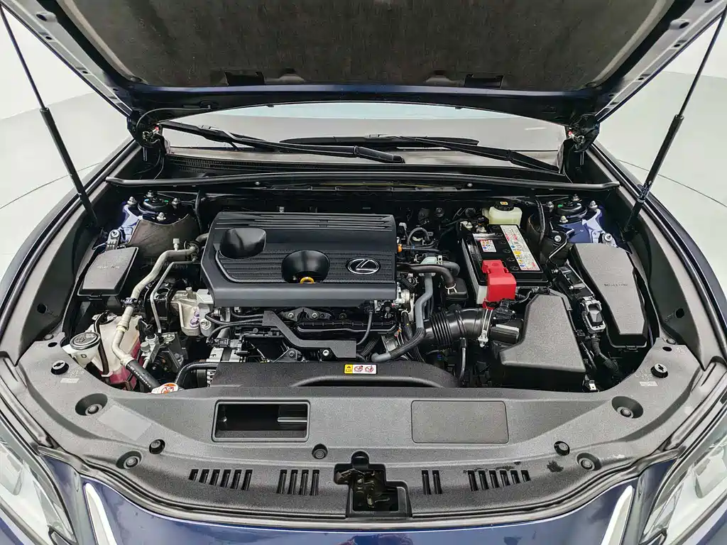 Lexus ES — фото 13