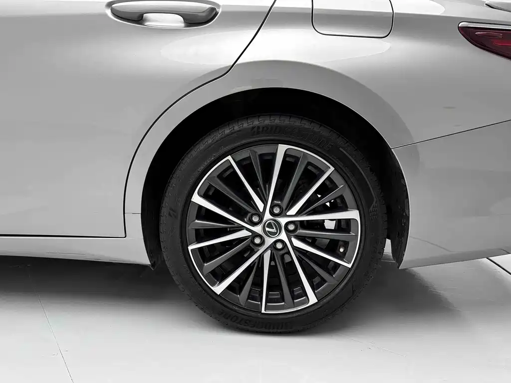 Lexus ES — фото 7