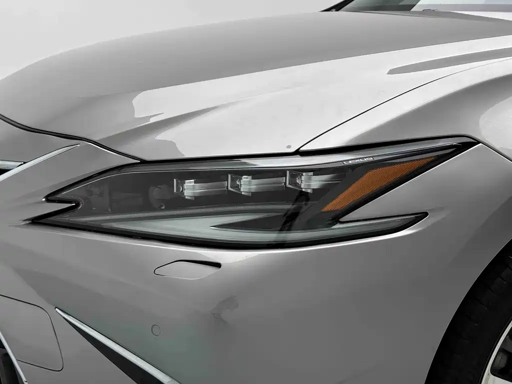 Lexus ES — фото 9
