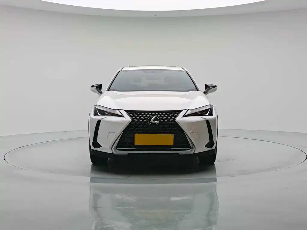 Lexus UX — фото 2