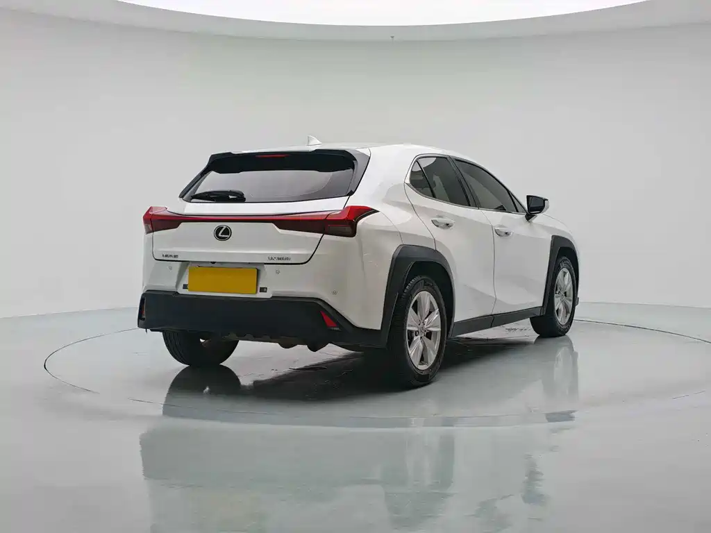 Lexus UX — фото 6