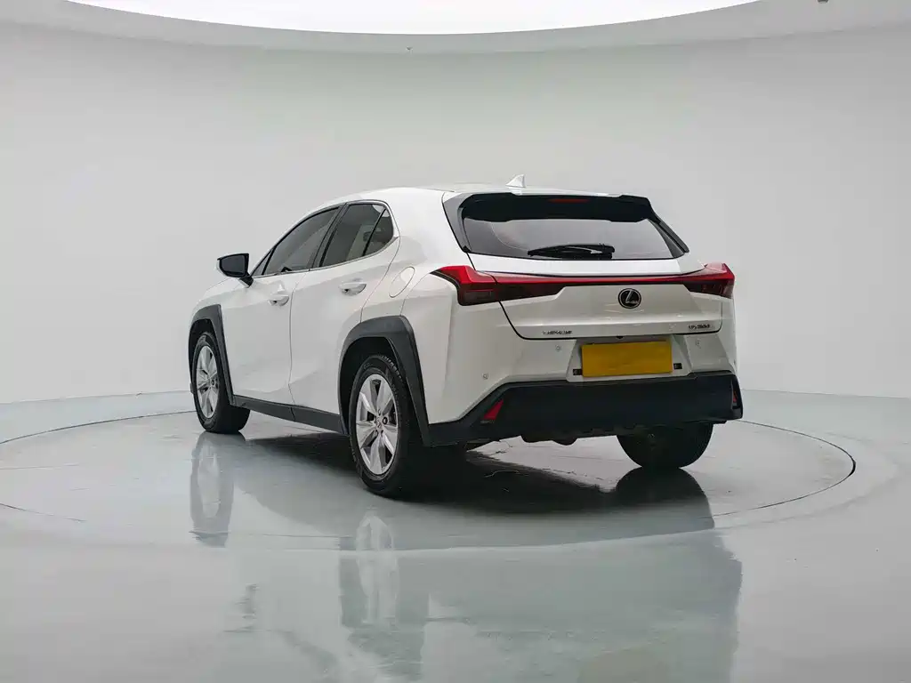 Lexus UX — фото 7