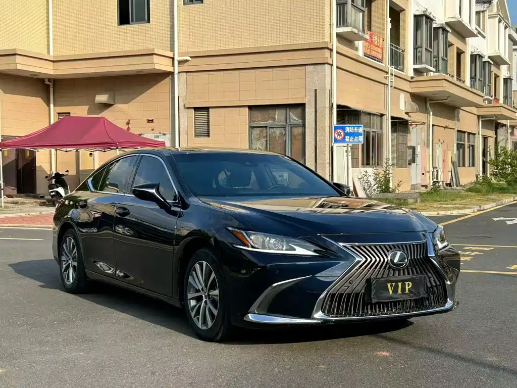 Lexus ES — фото 3