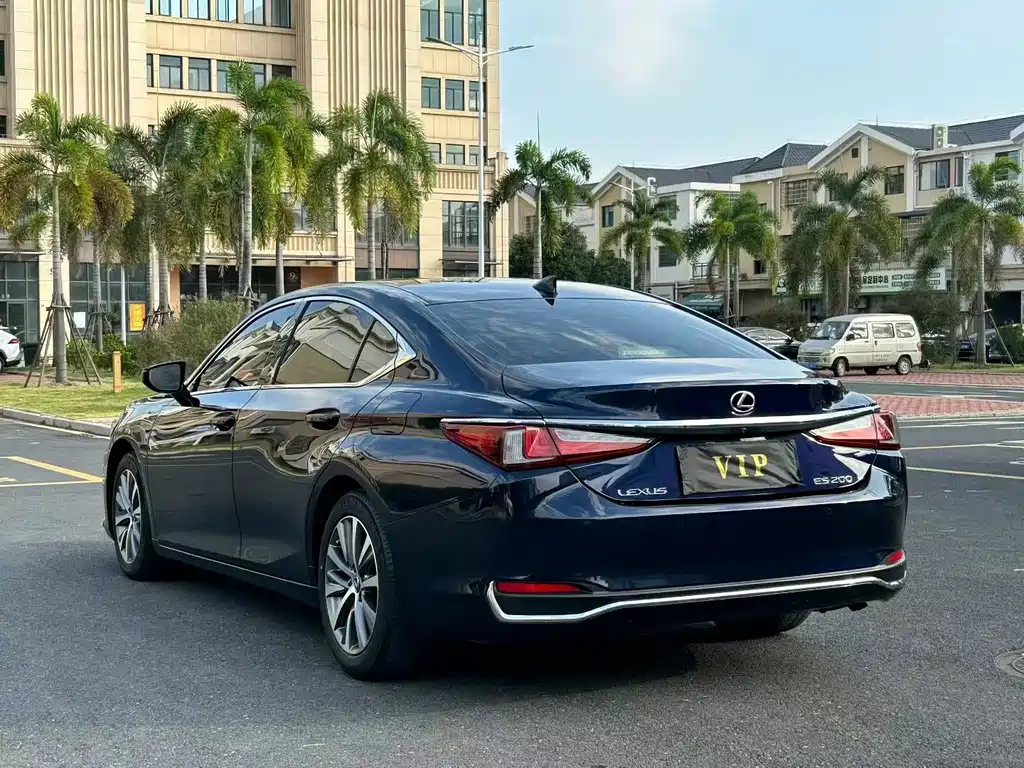 Lexus ES — фото 4