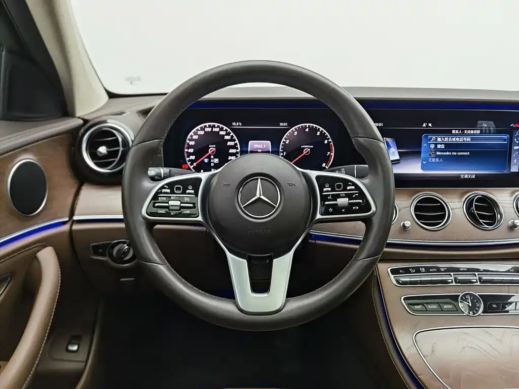 Mercedes-Benz E-Class — фото 11