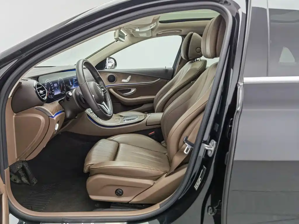Mercedes-Benz E-Class — фото 10