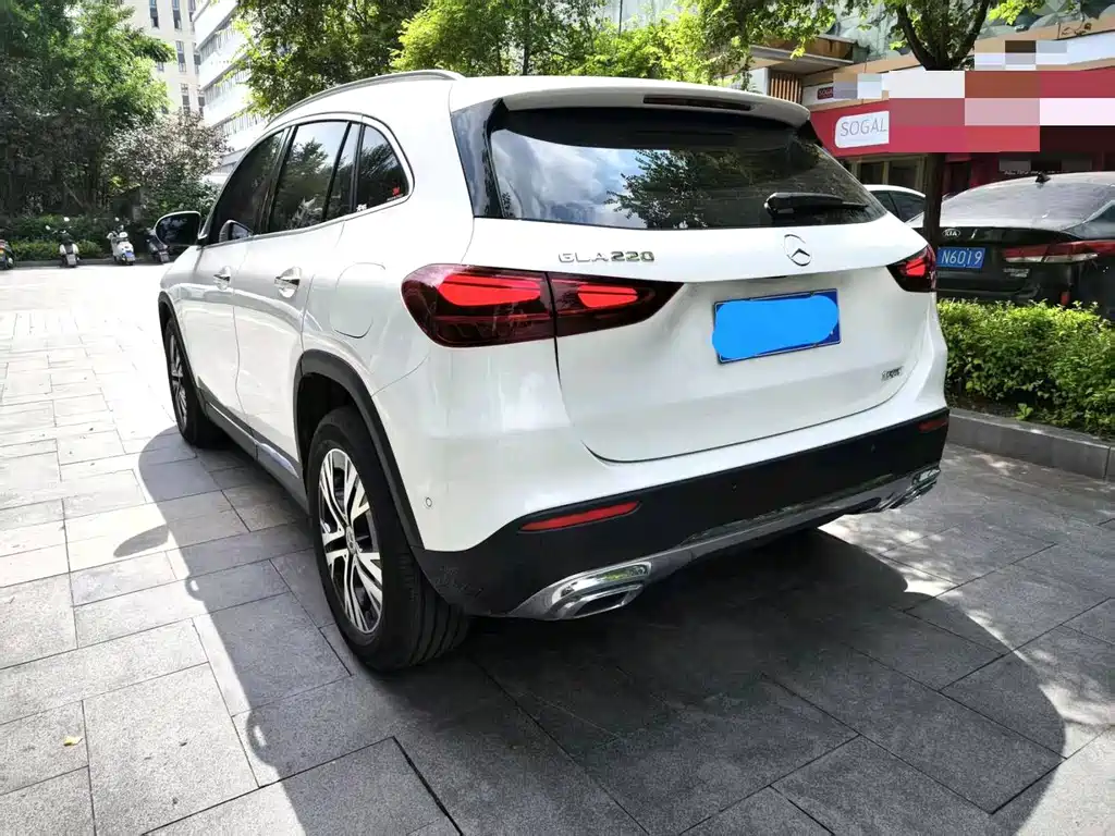 Mercedes-Benz GLA — фото 7