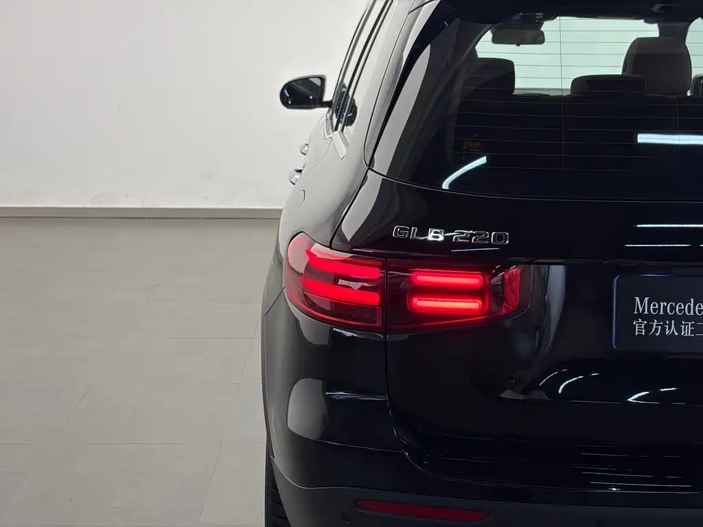 Mercedes-Benz GLB — фото 16