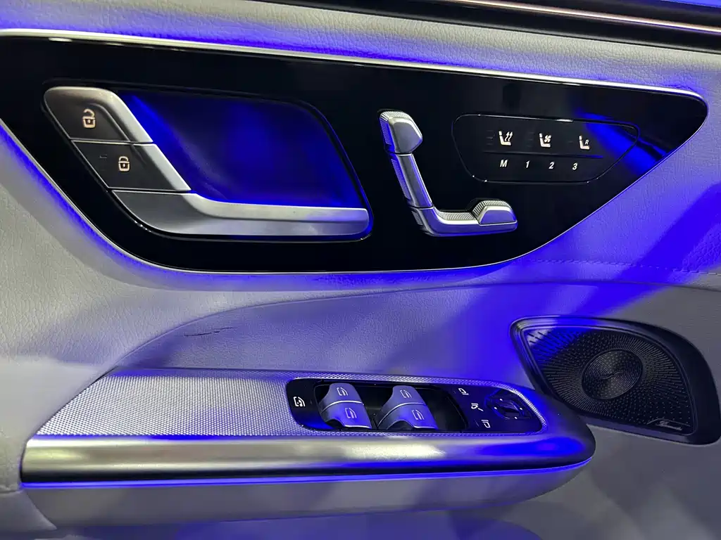 Mercedes-Benz EQE SUV — фото 21