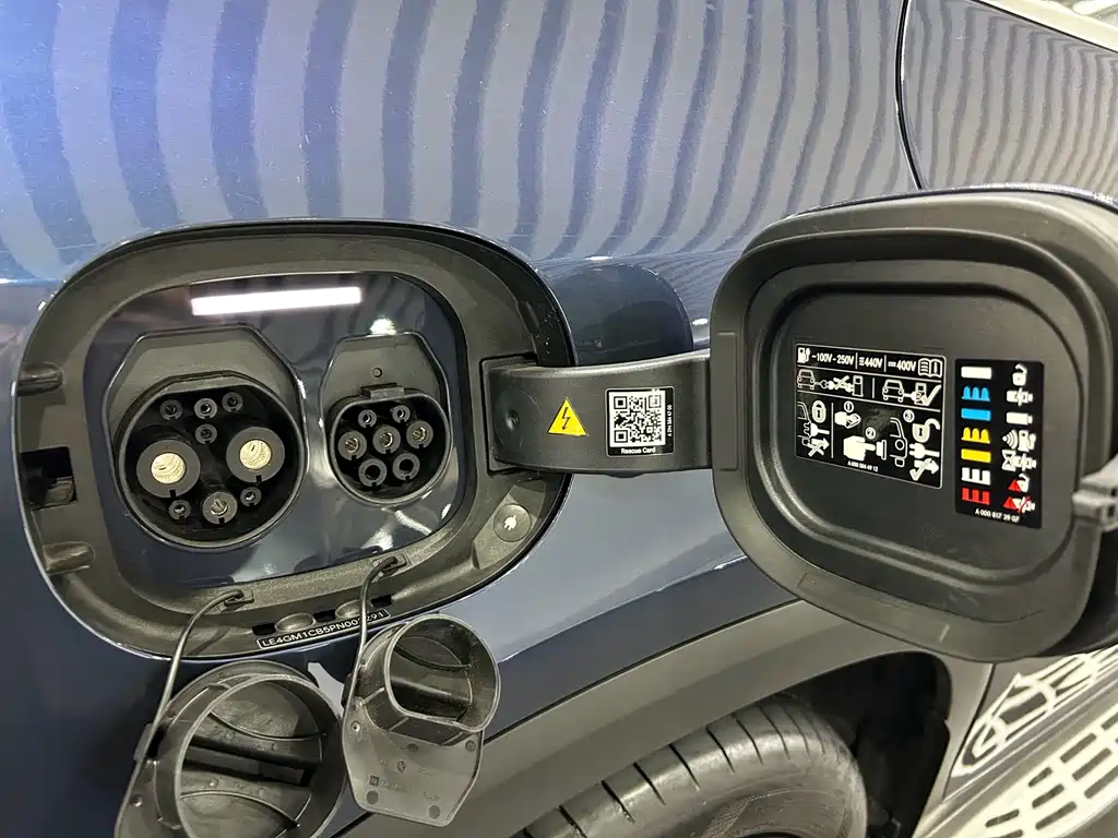 Mercedes-Benz EQE SUV — фото 23
