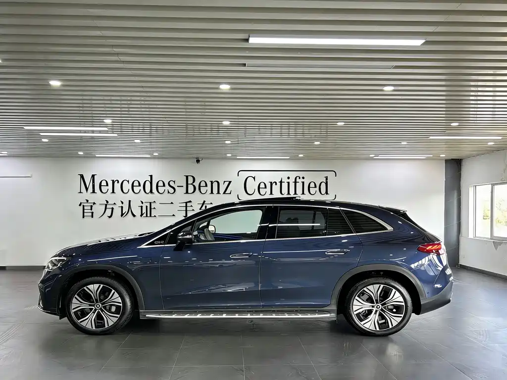 Mercedes-Benz EQE SUV — фото 4