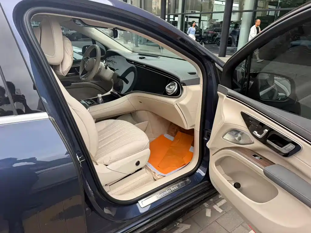 Mercedes-Benz EQS SUV — фото 2