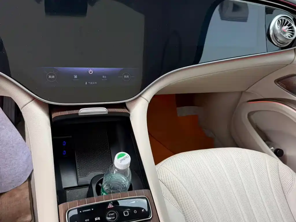 Mercedes-Benz EQS SUV — фото 8