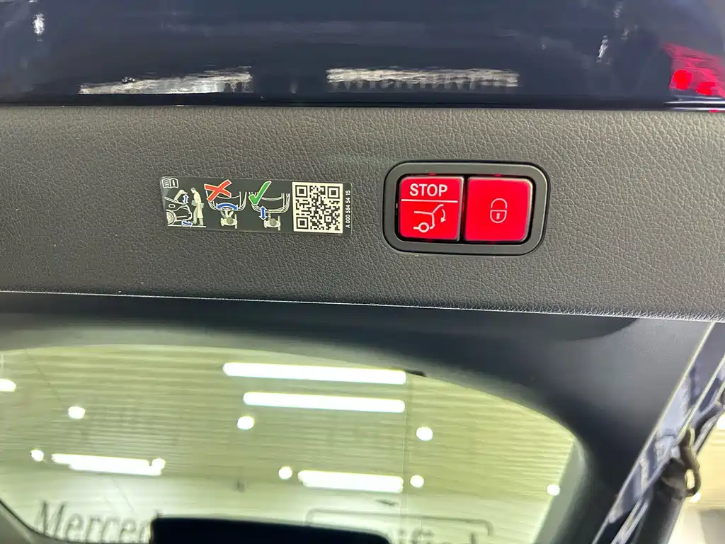 Mercedes-Benz EQS — фото 17