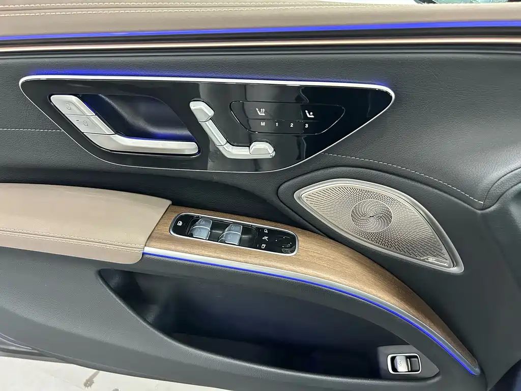 Mercedes-Benz EQS — фото 10