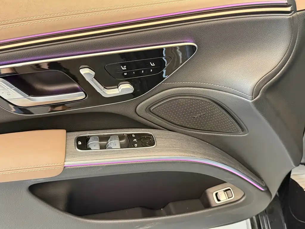 Mercedes-Benz EQS — фото 13
