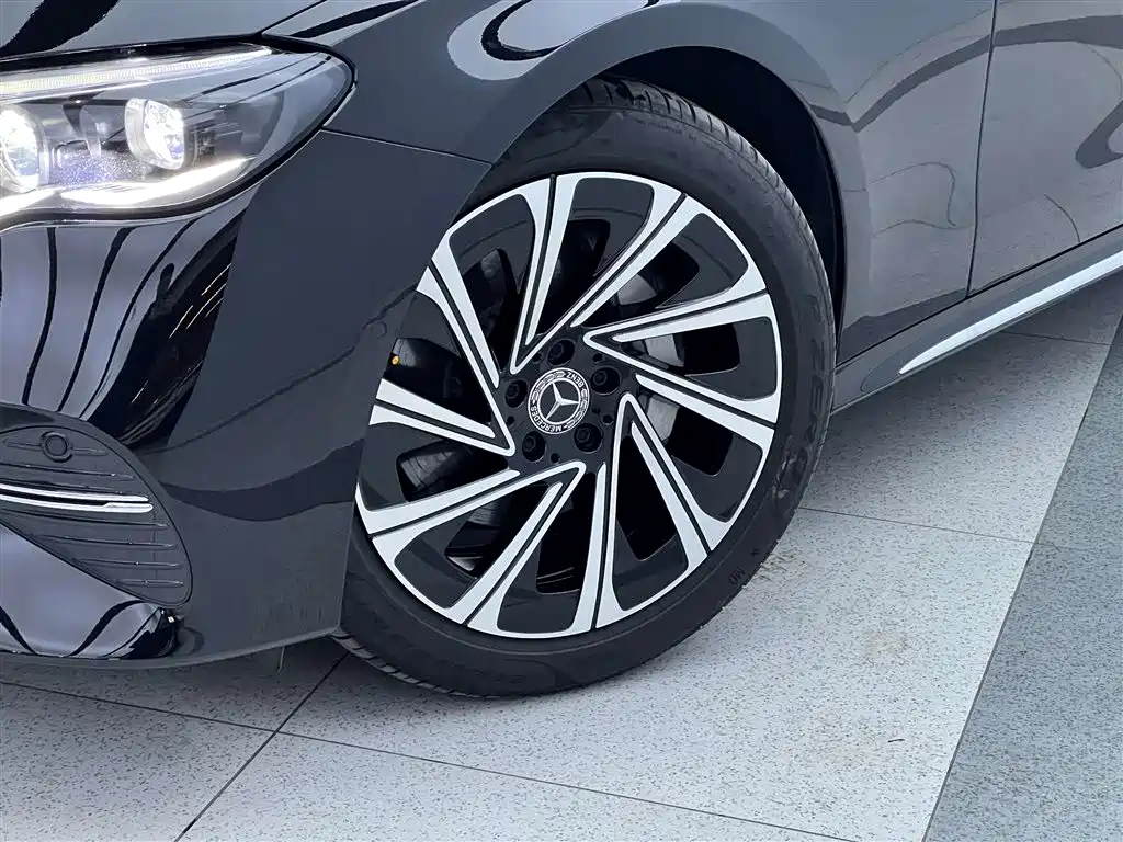 Mercedes-Benz E-Class — фото 11
