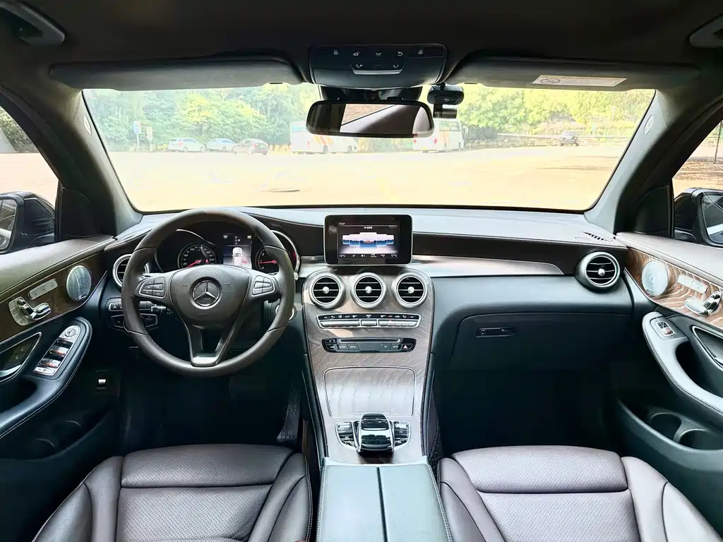 Mercedes-Benz GLC — фото 10