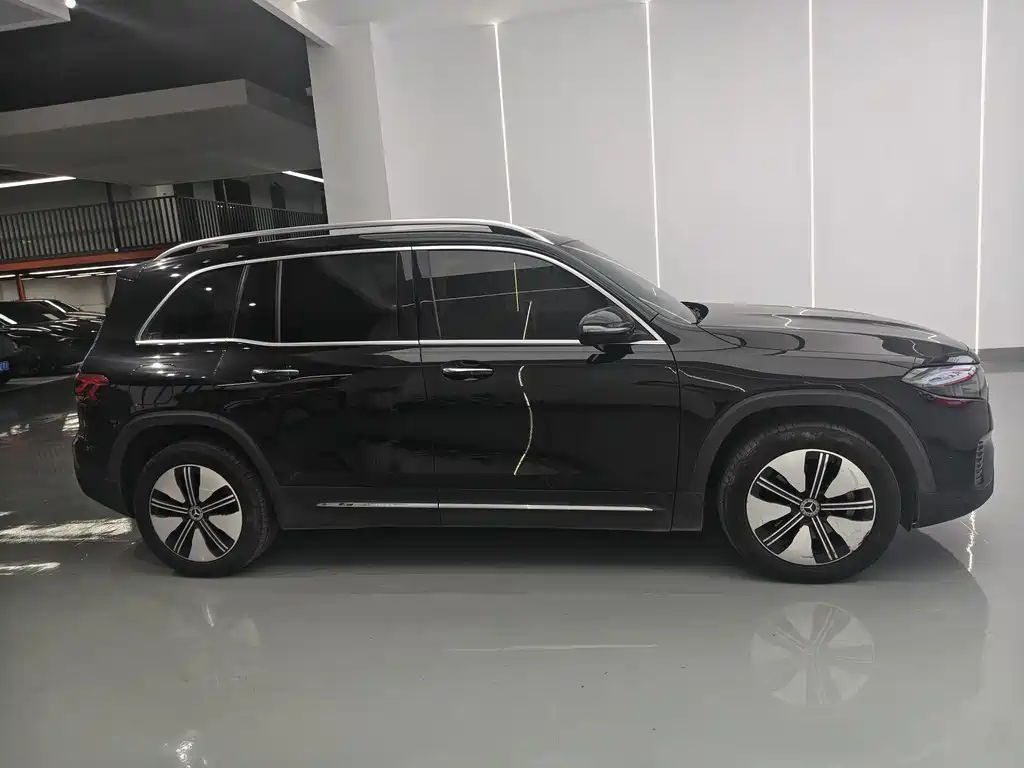 Mercedes-Benz EQB — фото 15