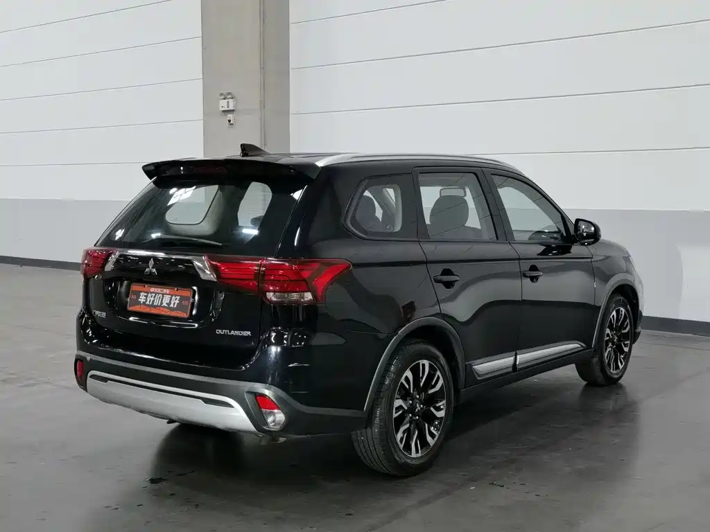 Mitsubishi Outlander — фото 2