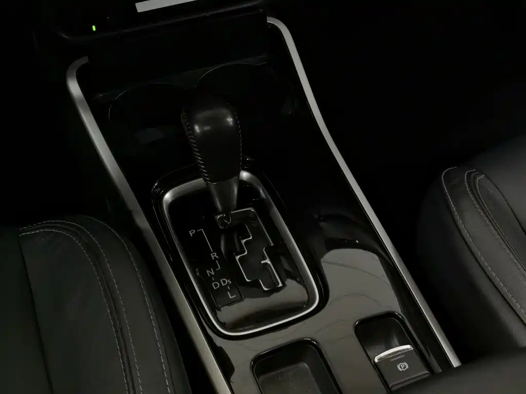 Mitsubishi Outlander — фото 13